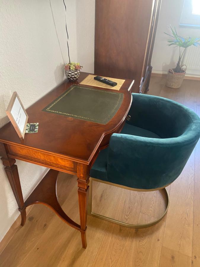 Schoene Mit Kostenlosem Parkplatz Apartamento
